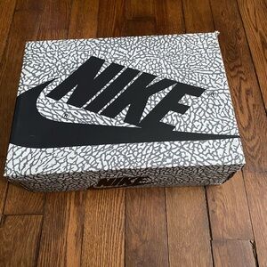 Nike Black and Gray Patterned Shoe Box